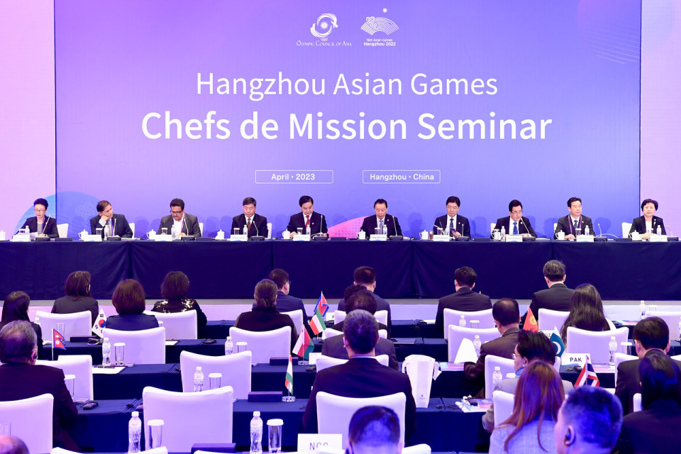 会国际航班, 那天, 迎牌的每一